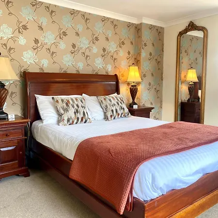 The Retreat New Forest, Hinton Christchurch  Room photo