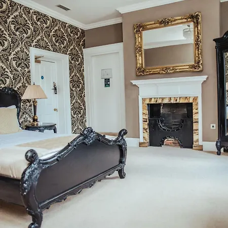 The Retreat New Forest, Hinton Christchurch  Room photo