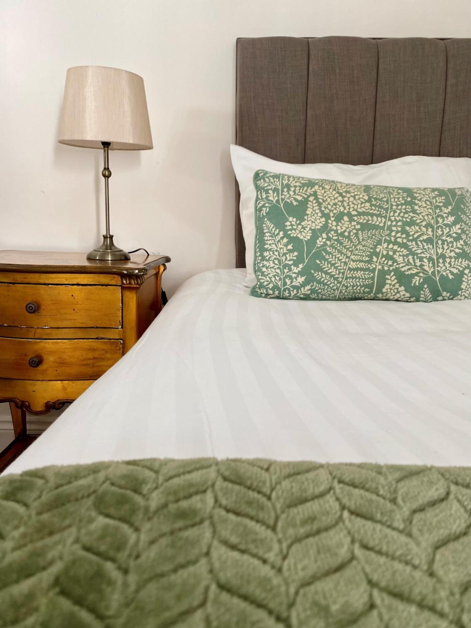 The Retreat New Forest, Hinton Guest house *